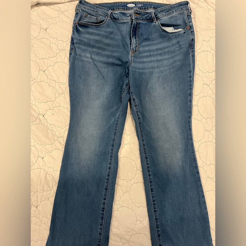 Old Navy Light Wash Kicker Boot Cut Mid Rise Size 16 Short Women’s